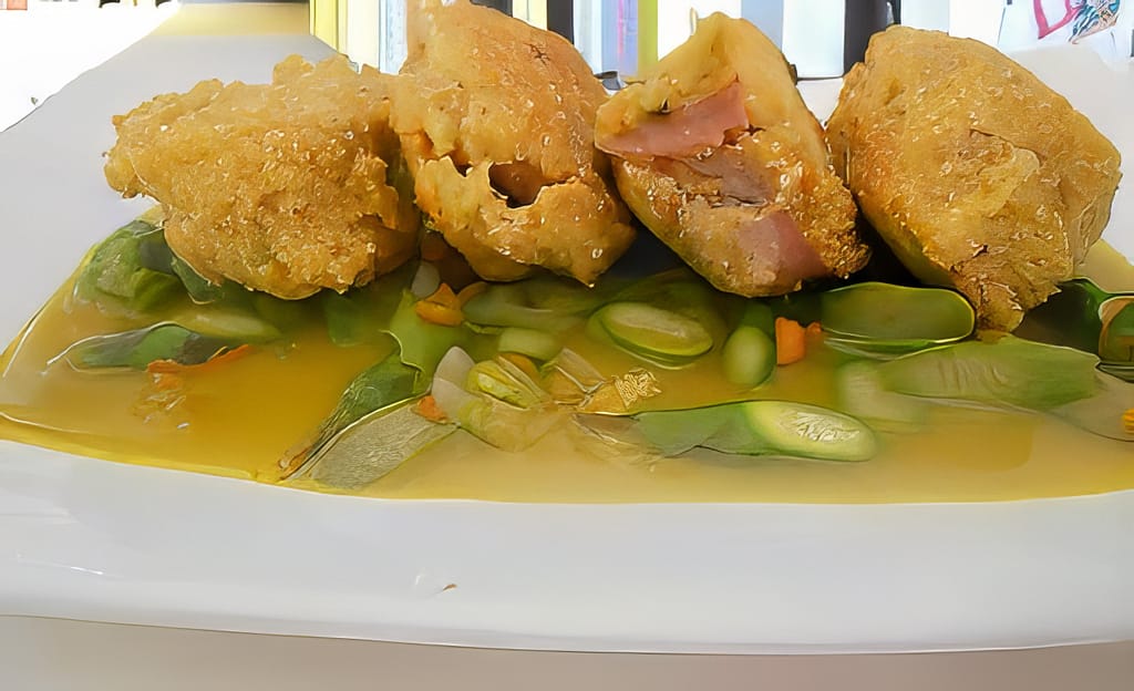 CROCCHETTE DI FIORI DI ZUCCA CON ASPARAGI SU VELLUTATA ALLO ZAFFERANO