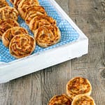 GIRELLE CON SALSICCIA E STRACCHINO