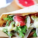 PIADINA DI FARRO CON PROSCIUTTO COTTO SPEZIATO ED INSALATA DI FINOCCHI E POMPELMO ROSA