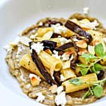 RIGATONI DI KAMUT CON PESTO DI MELANZANE, PRIMO SALE DI BUFALA AL PROFUMO DI MAGGIORANA