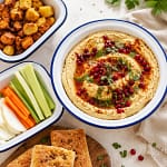 Hummus di ceci cremoso la ricetta perfetta e come servirlo