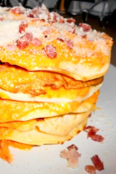 Pancakes Salati con Crema di Zucca, Pancetta Croccante e Parmigiano