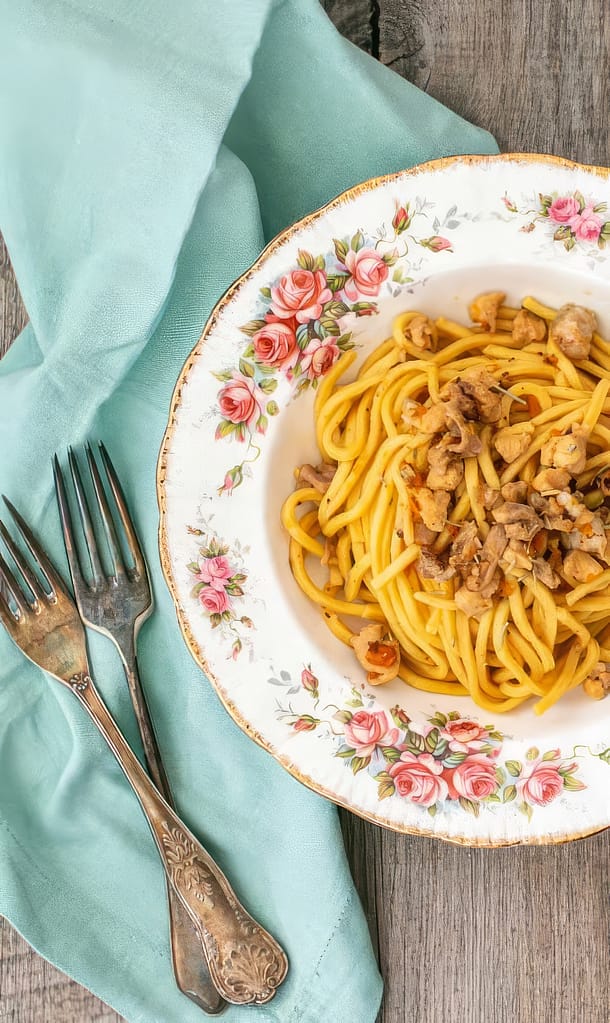 SPAGHETTI ALLA CHITARRA CON RAGÙ DI CONIGLIO