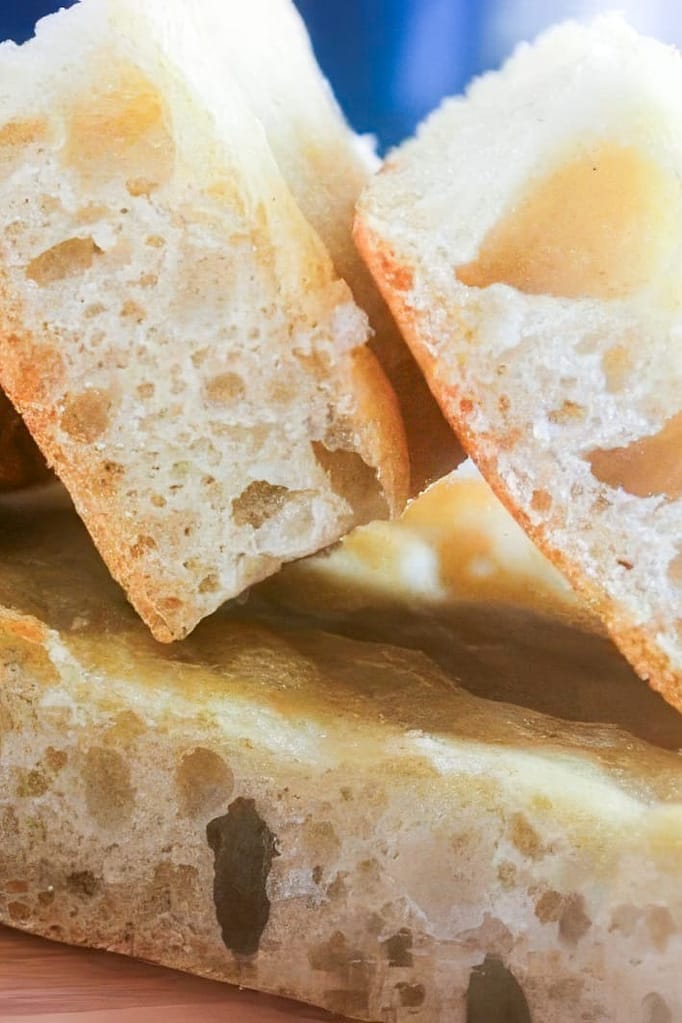 FOCACCIA A LUNGA LIEVITAZIONE CON SALE DOLCE DI CERVIA