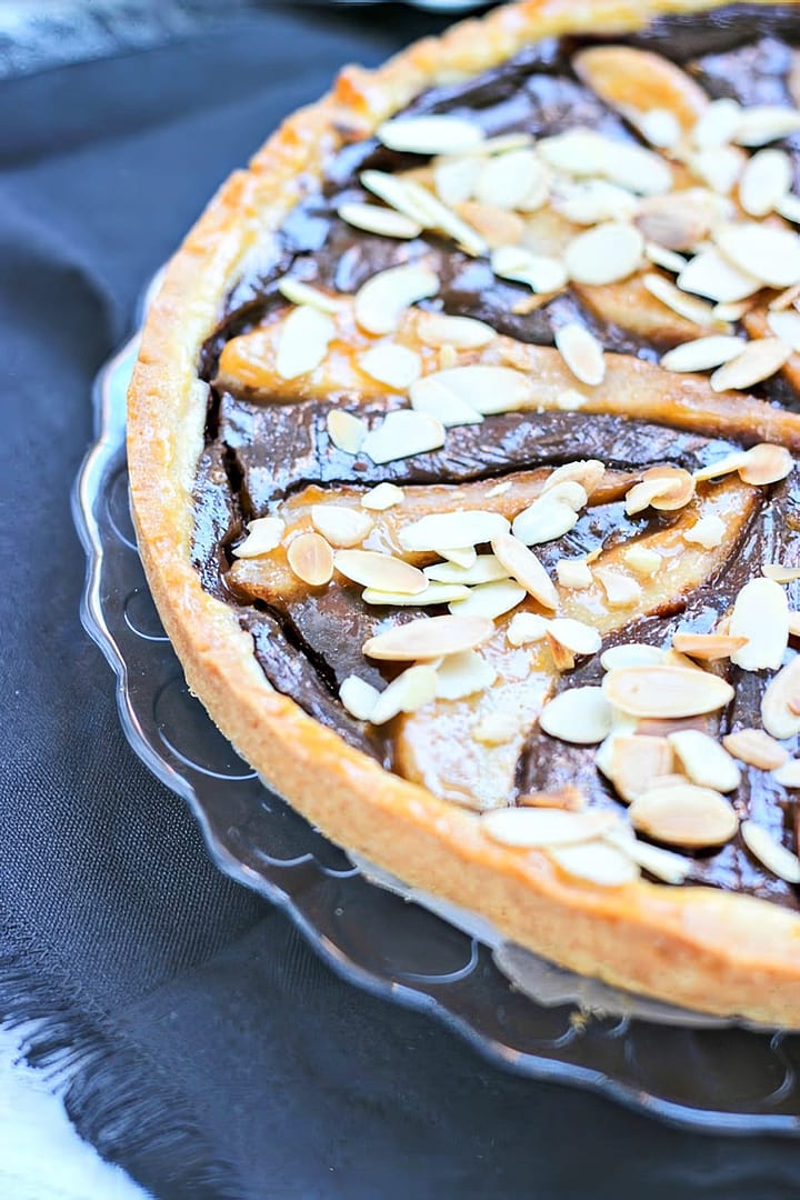 TORTA ALLE PERE,CIOCCOLATO E MANDORLE