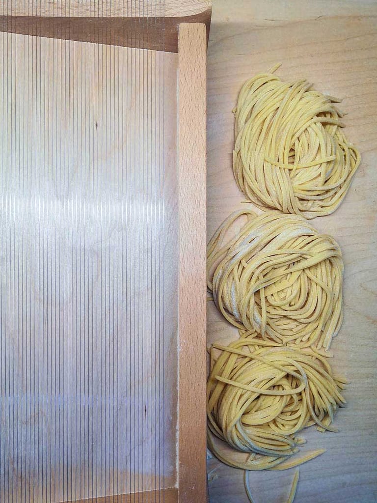 Spaghetti alla chitarra con ragù di coniglio Spaghetti alla chitarra con ragù di coniglio