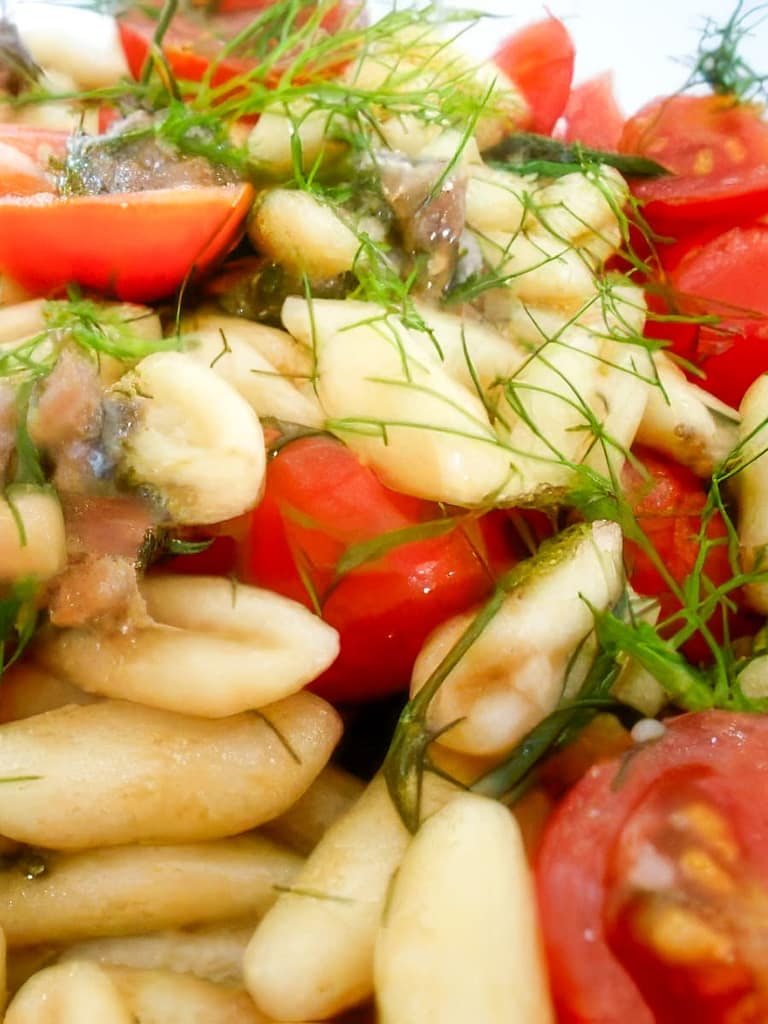 CAVATELLI CON POMODORINI,SARDE,PECORINO E FINOCCHIETTO