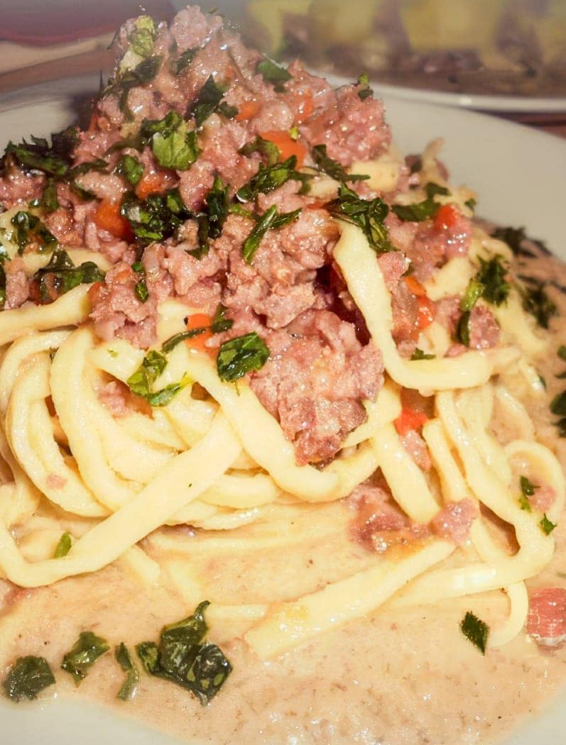Tagliatelle con Salsiccia e Crema di Funghi