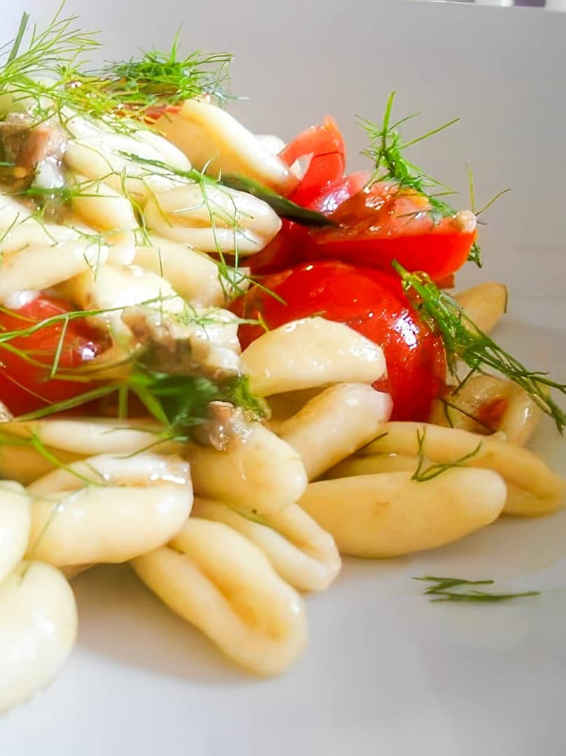 CAVATELLI CON POMODORINI,SARDE,PECORINO E FINOCCHIETTO