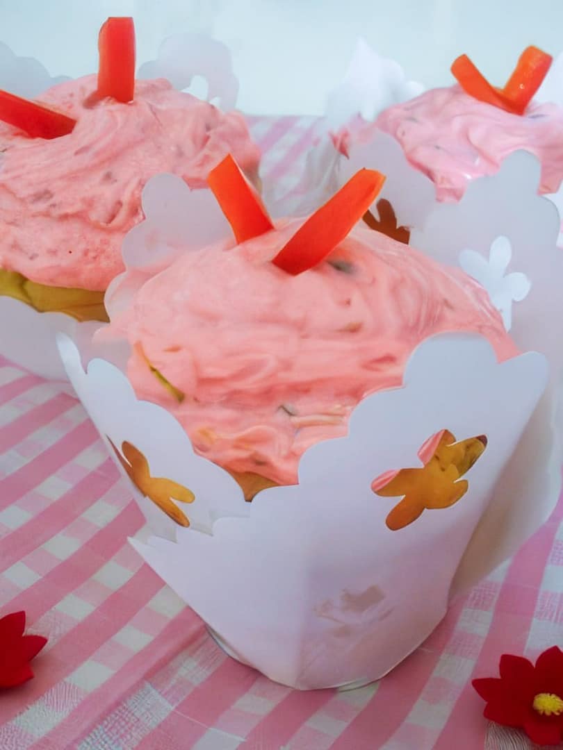 CUPCAKES SALATI CON MOUSSE ALLO YOGURT