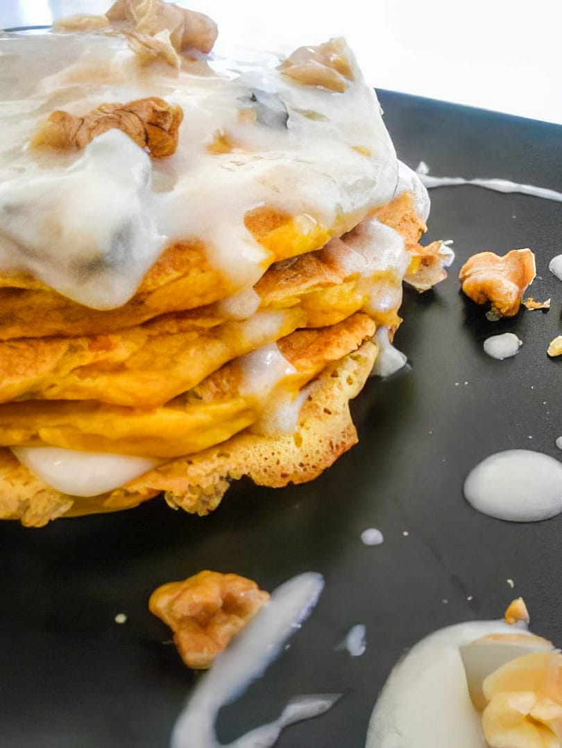 PANCAKES ALLA ZUCCA, SALSICCIA E PORRI CON GORGONZOLA E NOCI