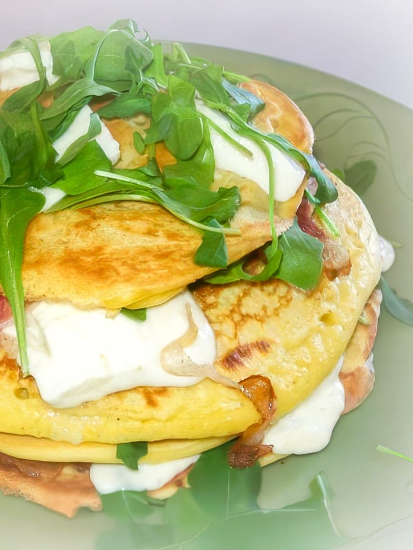 Pancakes Salati con Bacon, Stracchino e Rucola