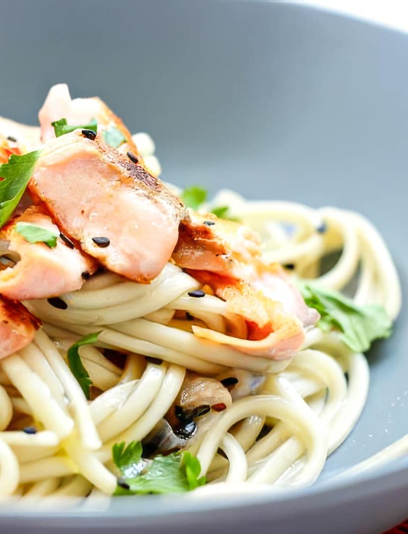 NOODLES CON TROTA SALMONATA AL WASABI