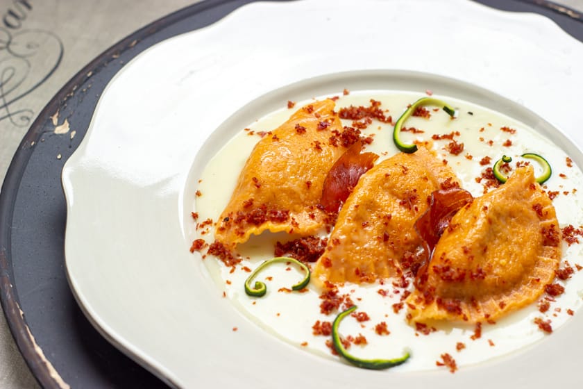 MEZZELUNE ALLA RICOTTA E ZUCCHINE MEZZELUNE ALLA RICOTTA E ZUCCHINE