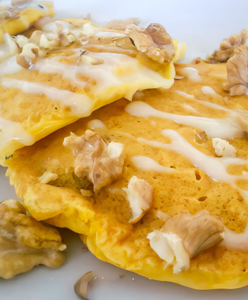PANCAKES ALLA ZUCCA, SALSICCIA E PORRI CON GORGONZOLA E NOCI