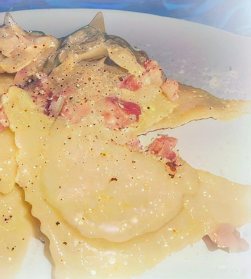 TRIANGOLI ALLA RICOTTA E RADICCHIO CON BURRO E SPECK