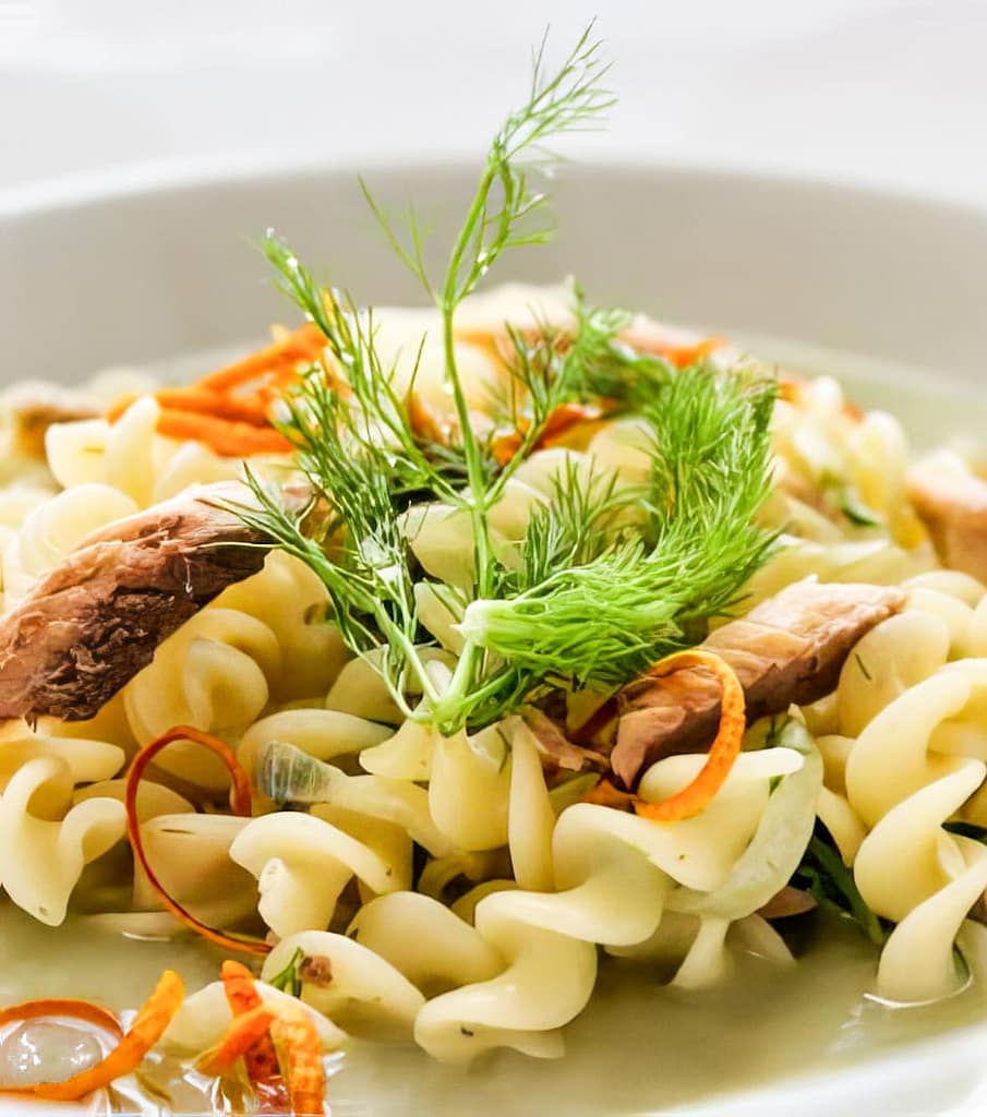 Fusilli di Riso con Crema di Finocchi, Patate e Filetti di Sgombro