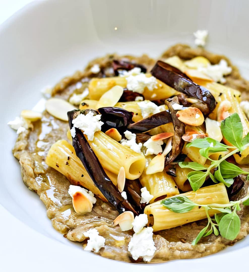 RIGATONI DI KAMUT CON PESTO DI MELANZANE, PRIMO SALE DI BUFALA AL PROFUMO DI MAGGIORANA